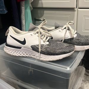 Nike odyssey react 2 flyknit